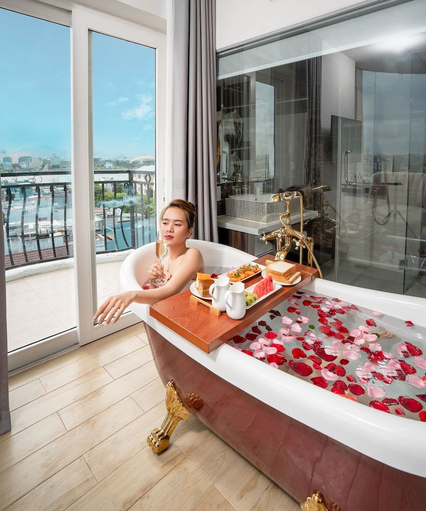 EX Da Nang Luxury Suite Arita  Rivera City & Ocean view with Balcony 11