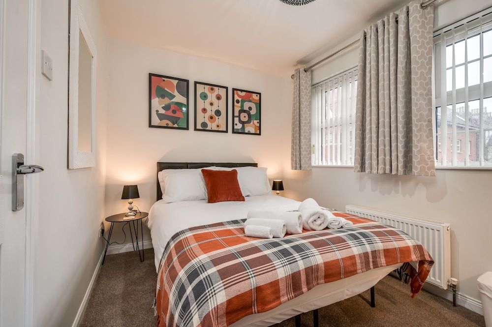 undefined Central Belfast Apartments: Ashley Mews