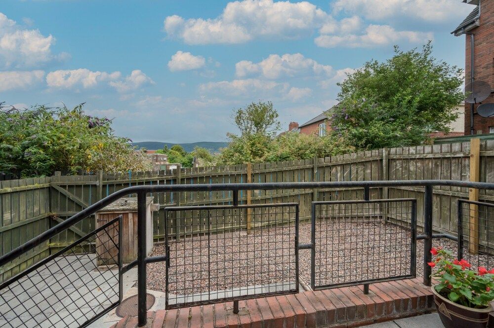 undefined Central Belfast Apartments: Ashley Mews 5