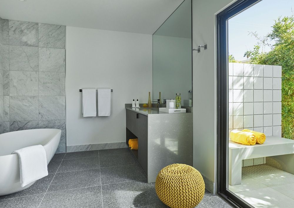 Twin Palms Resort - A Gay Men's Resort King Suite 2