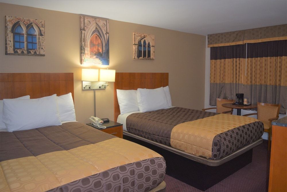 Knights Inn Arnprior Superior Room, 2 Double Beds 3