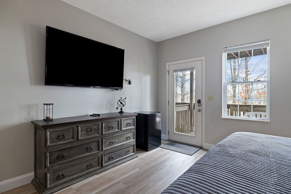 The Bradford Standard Room 5