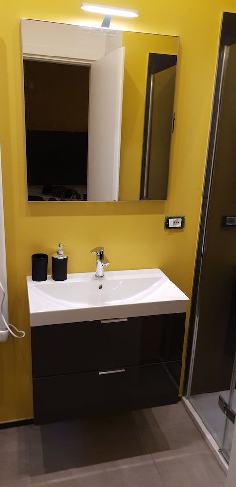 Milano Dreams Standard Room, Courtyard View 5