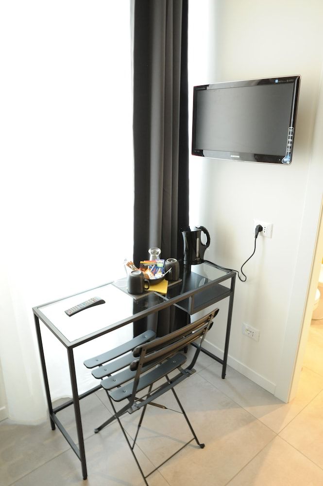 Milano Dreams Standard Room, Courtyard View 8