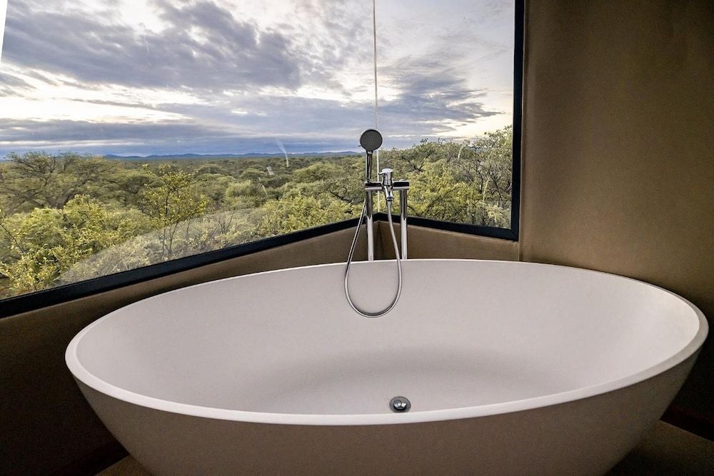 Kifaru Luxury Lodge & Bush Camp Premier Room 11