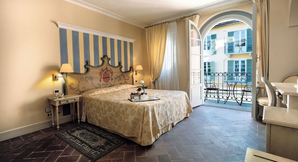 King Room Partial Lake View