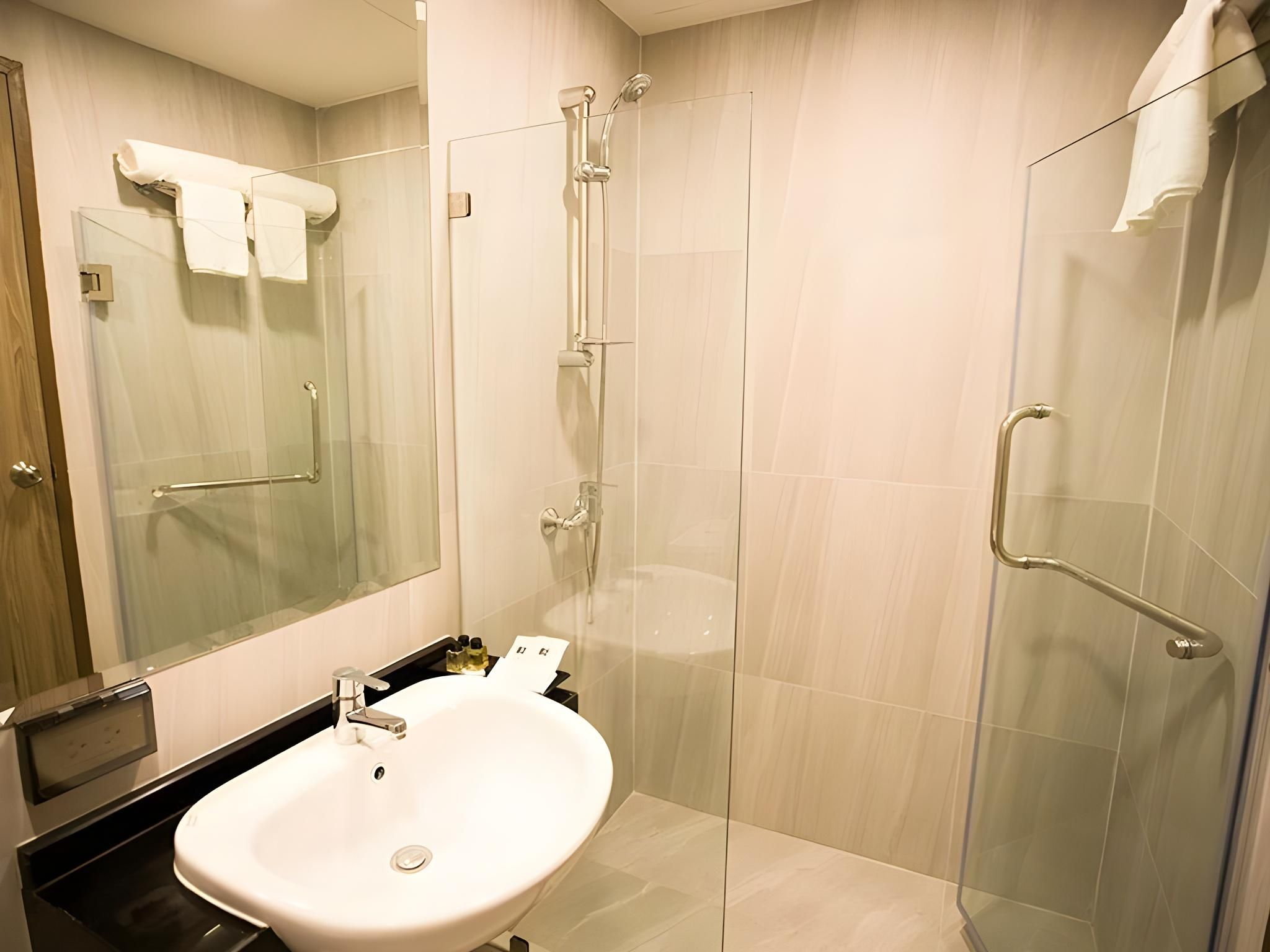 B2 Amata Nakorn Premier Hotel Superior Premier Room 3