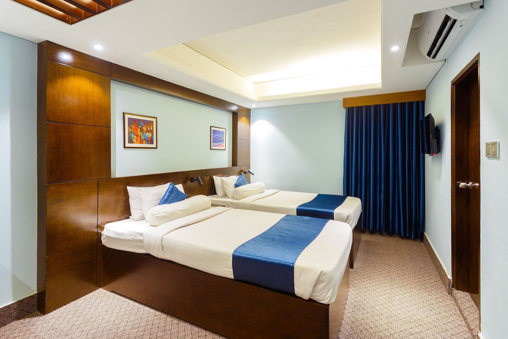 undefined Hotel The Capital 7