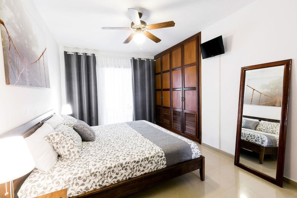 Premium Condo, 2 Bedrooms, Pool View, Poolside