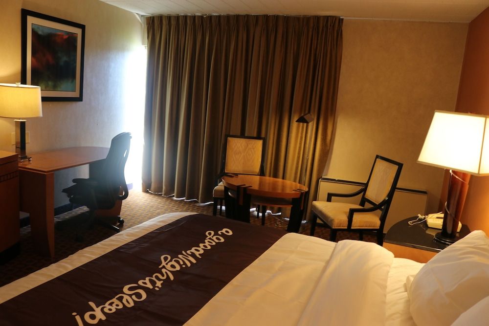 Bradley Inn Deluxe Room, 1 King Bed, Non Smoking 6