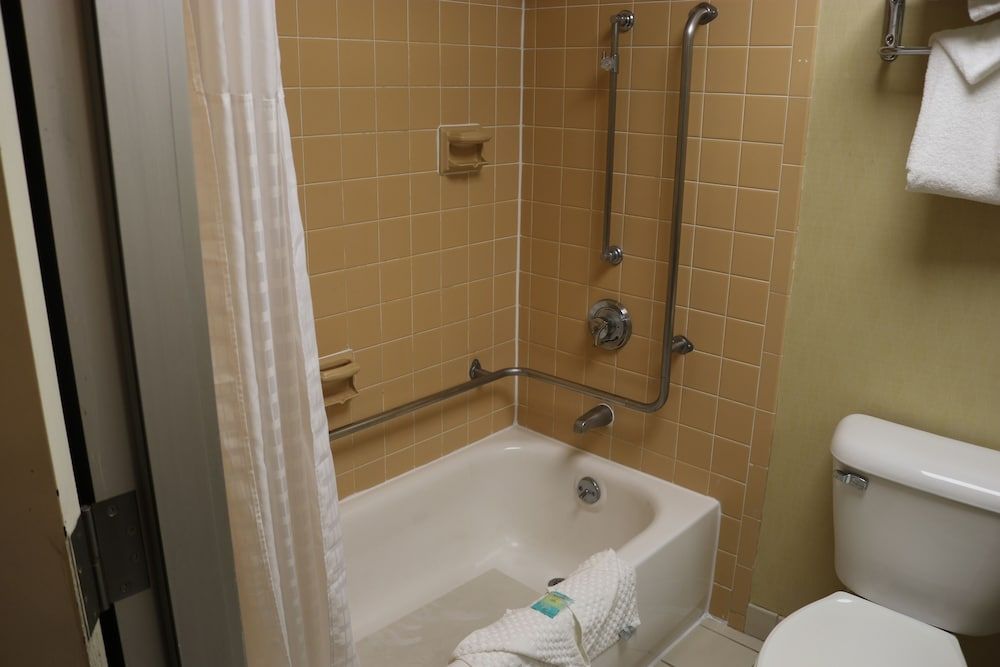 Bradley Inn Mobility Accessible, Double Room, Non-smoking 3