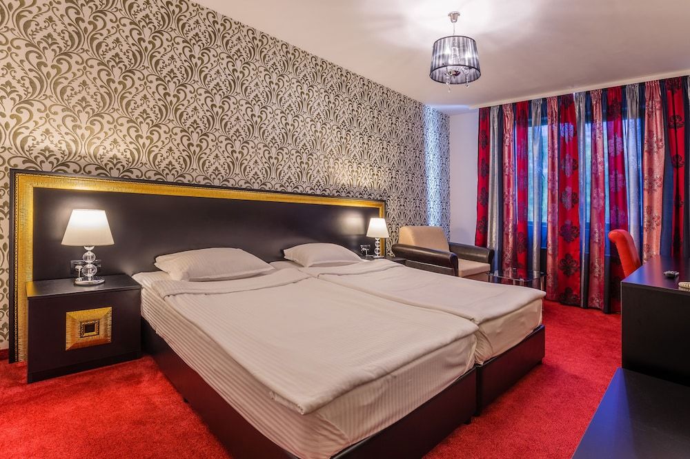 Hotel Elegance Double Room 6