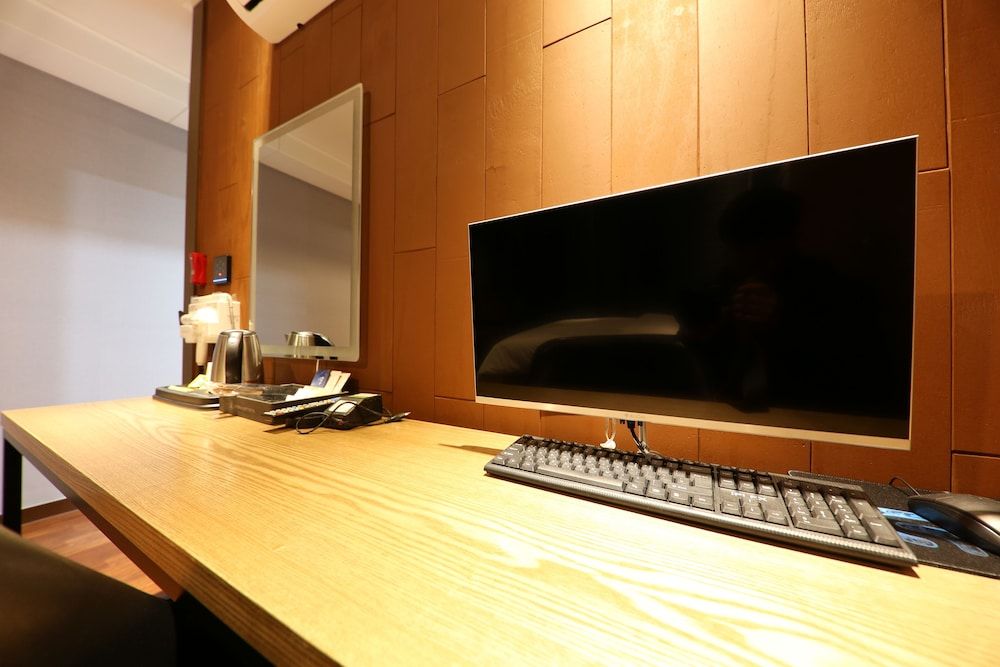 Brown Dot Hotel Cheonan Deluxe Room 17