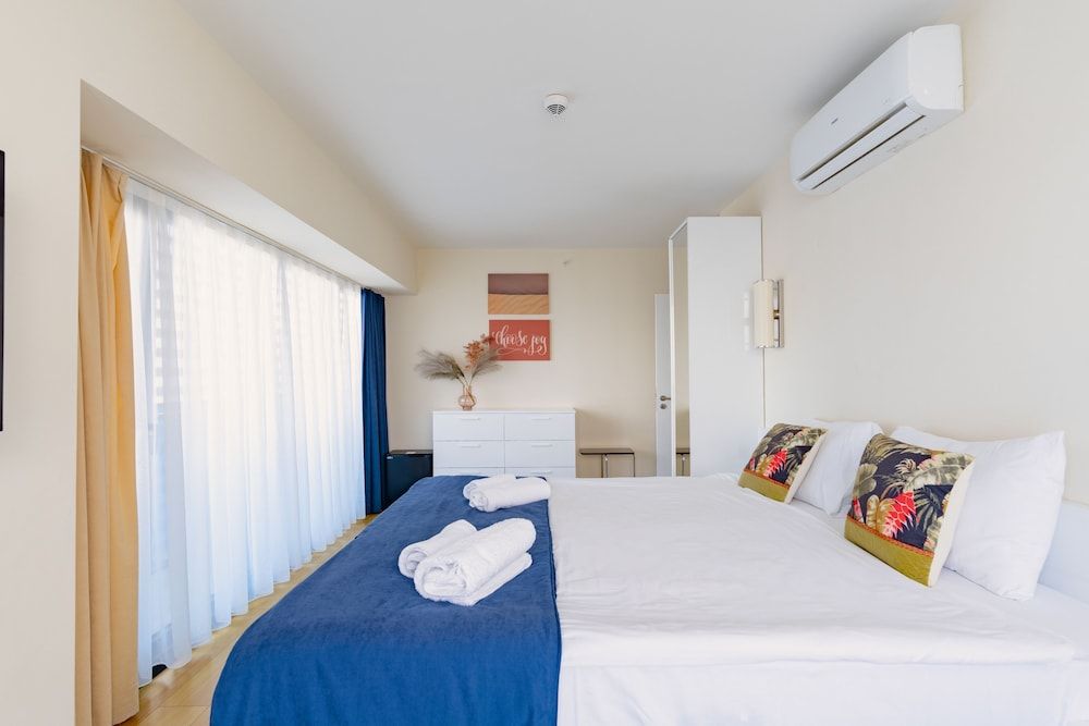 ORBI CITY Hotel Sea View Panoramic Suite 2