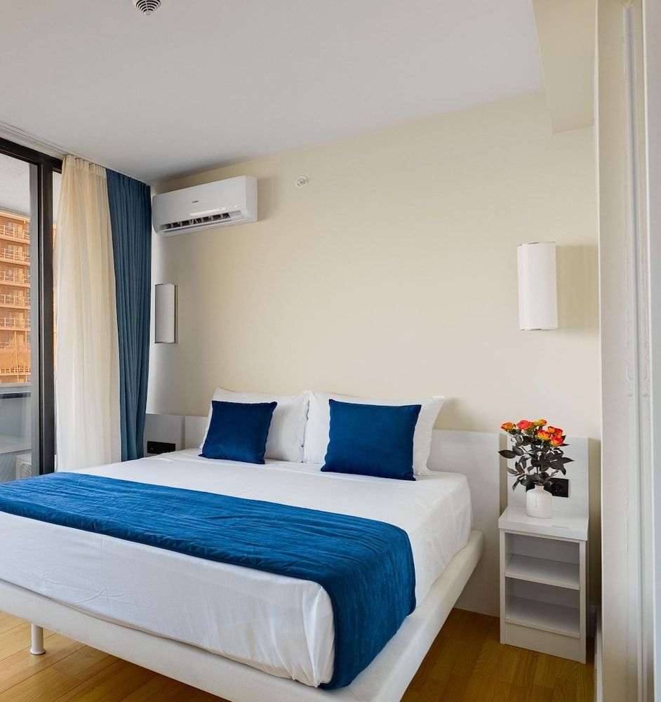 ORBI CITY Hotel Sea View Family Suite