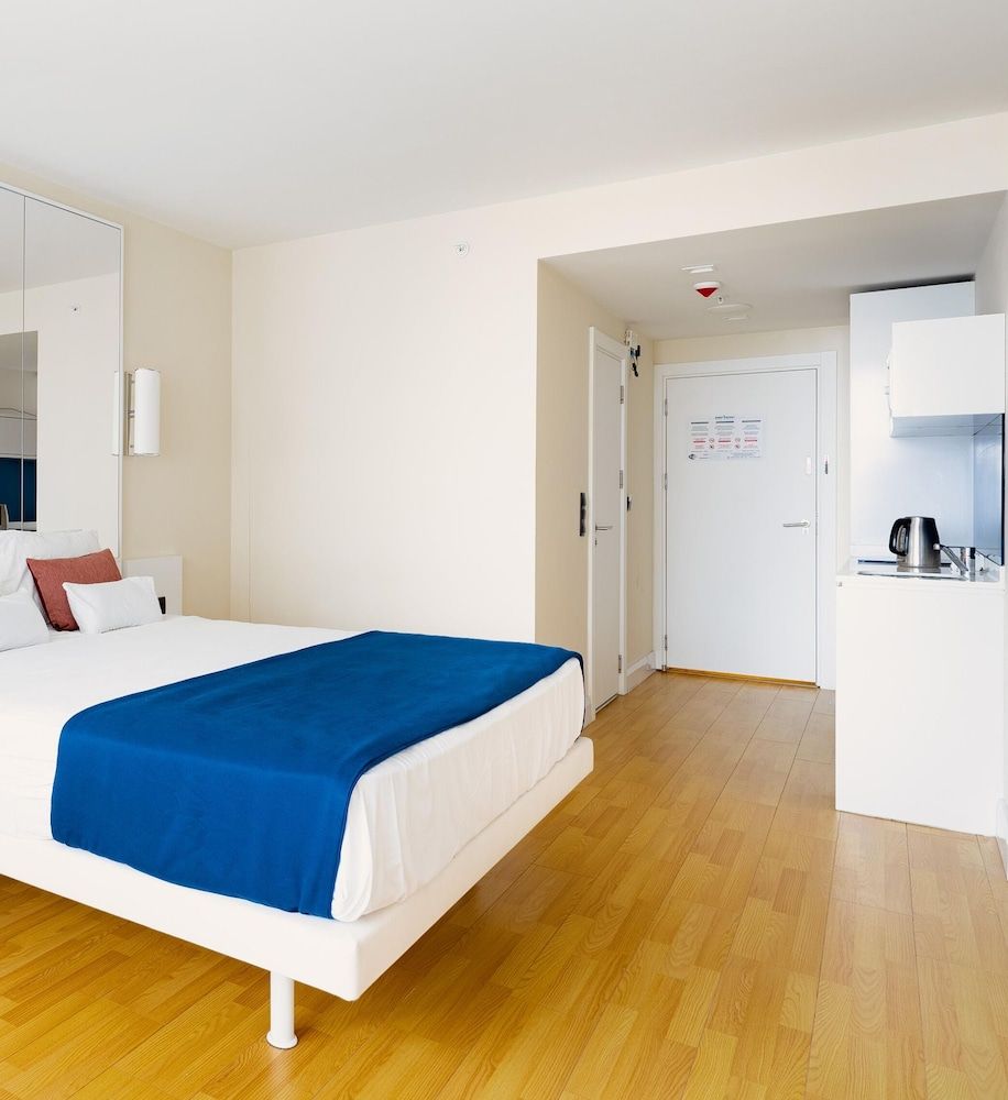 Studio Apartment with Sea View