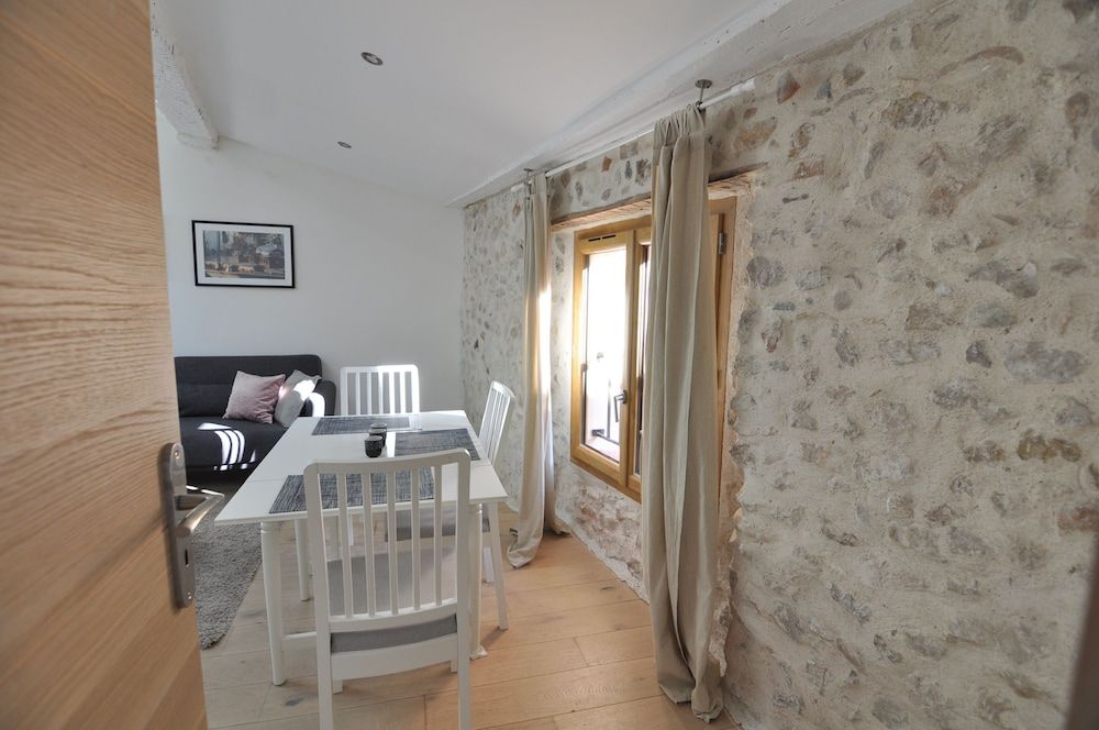 Picasso Apartments Superior Apartment 3