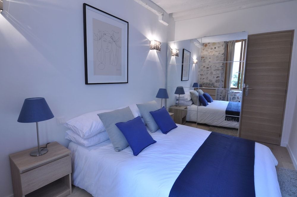 undefined Picasso Apartments