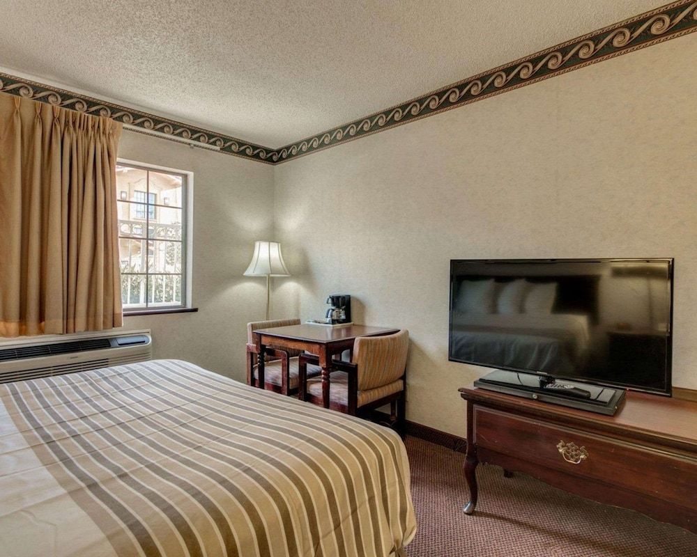 Room, 2 Queen Beds, Accessible, Non Smoking