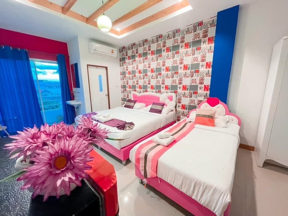 The Linux Garden Hotel Family Single Room, 1 Bedroom, Balcony, Courtyard View 3