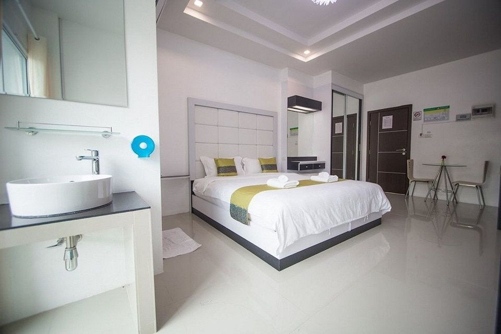 The Linux Garden Hotel Standard Room, 1 Bedroom, Smoking, Garden View 7