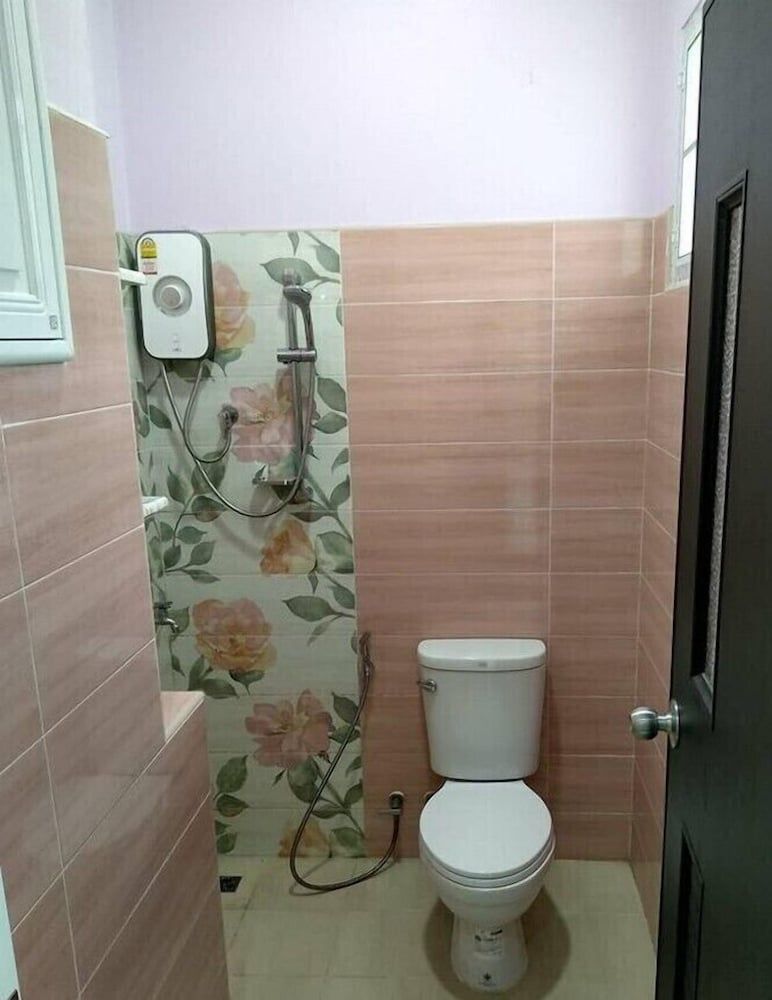 The Linux Garden Hotel Standard Room, 1 Bedroom, Smoking, Garden View 19