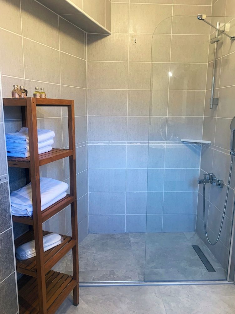 Mitos Hotel Deluxe Triple Room 10