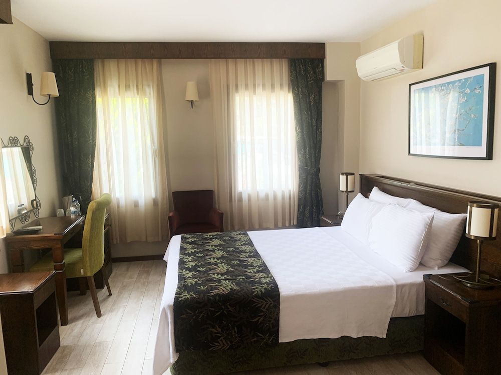 Mitos Hotel Deluxe Double Room, 1 Bedroom 3