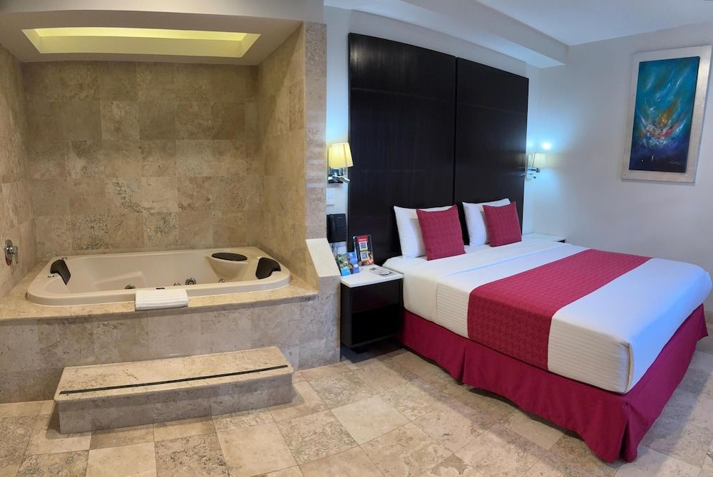Superior Room, Non Smoking, Jetted Tub