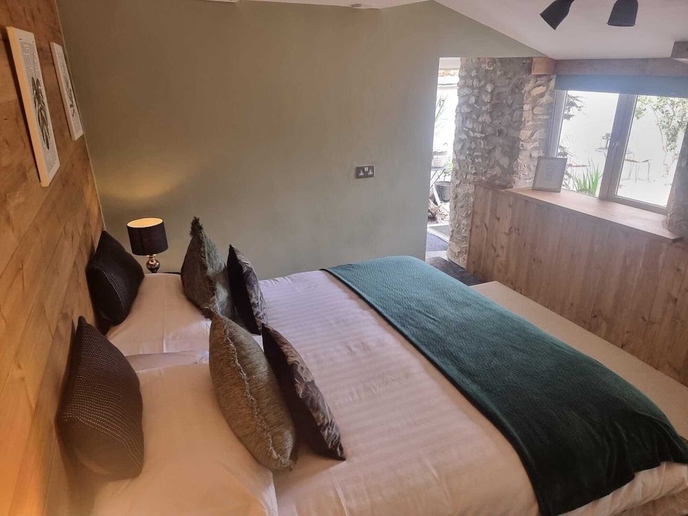 Superior Double Room, Ensuite, Courtyard View (Courtyard room)