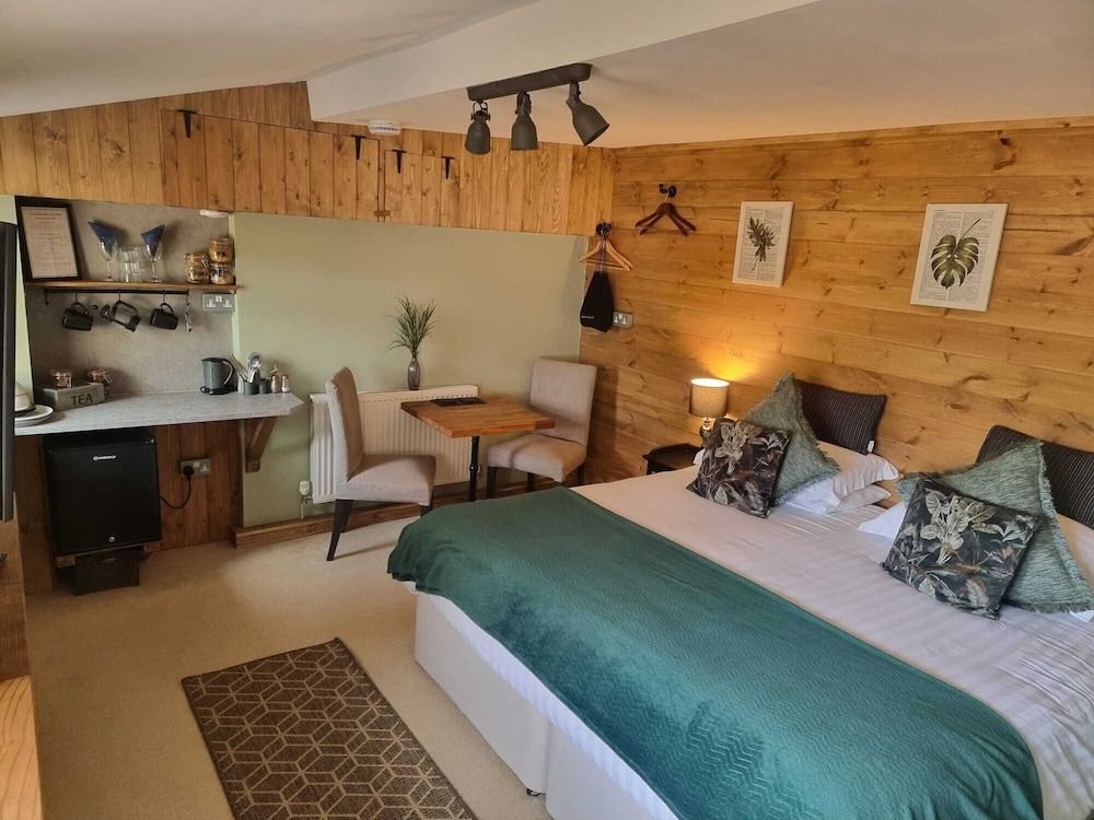 Superior Double Room, Ensuite, Courtyard View (Courtyard room)
