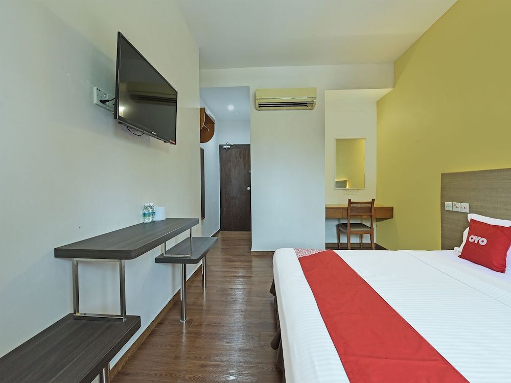 Hotel O De Perdana Hill Deluxe Double Room, 1 King Bed 2