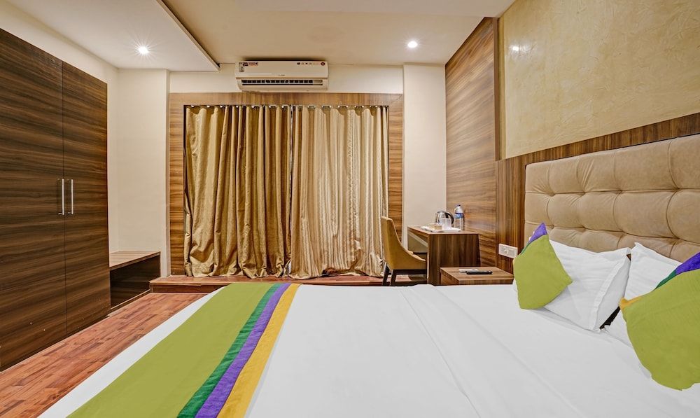 Itsy By Treebo - BKC Mannat