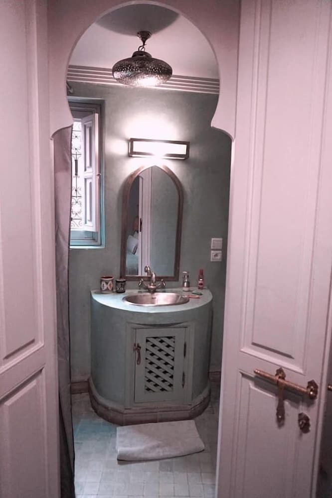 undefined Riad Laly 8