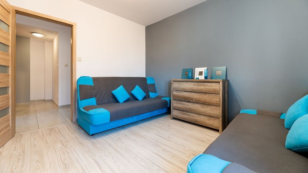 Apartment (3/21)