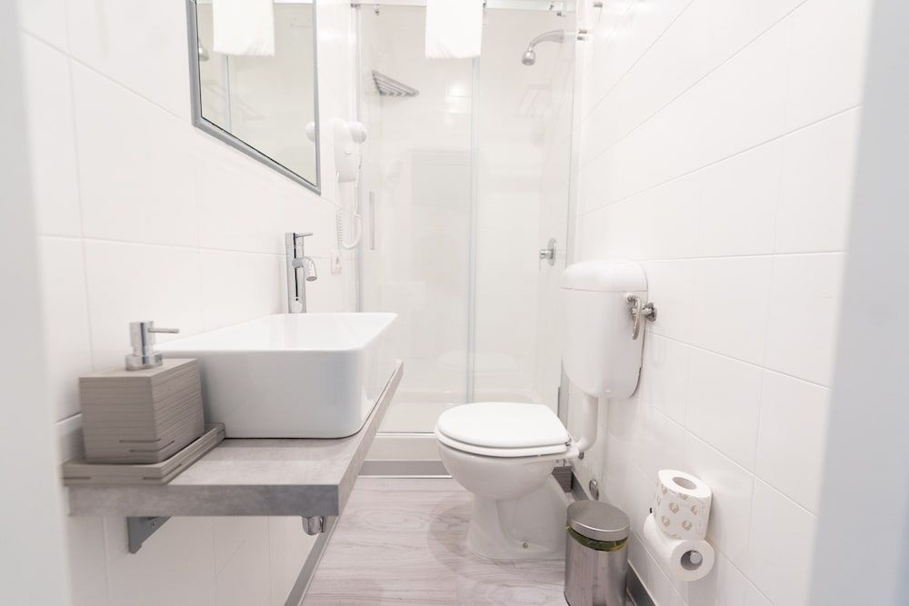 White Gioberti Guesthouse Quadruple Room (1) 10