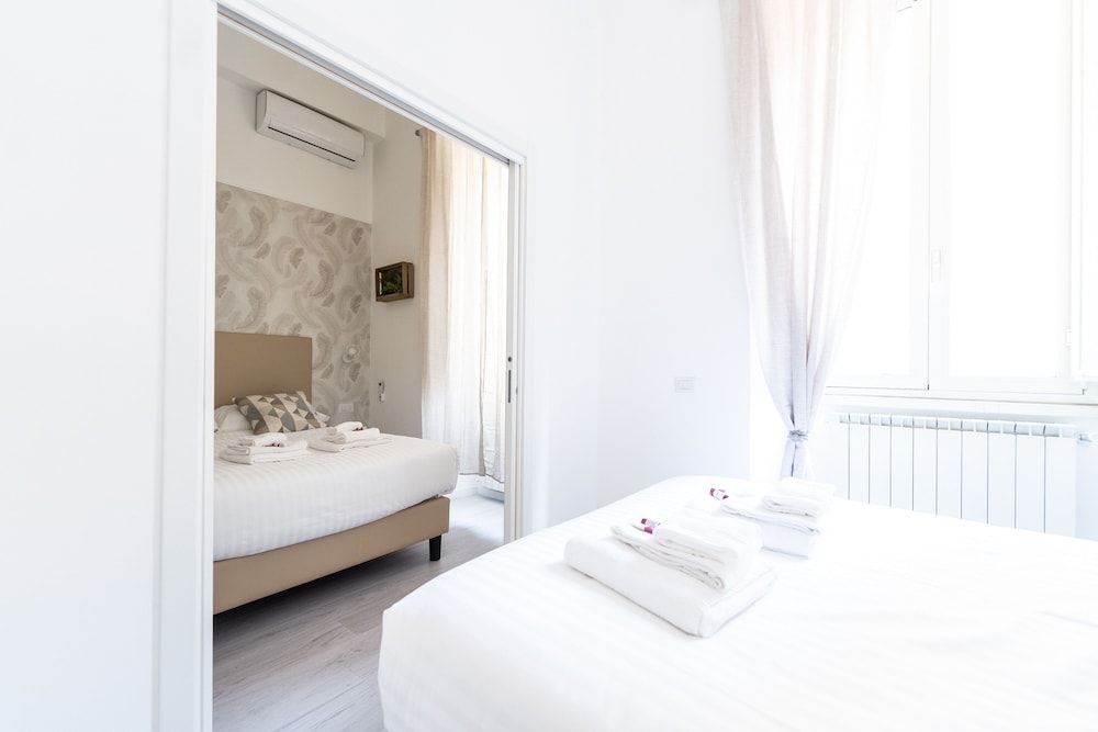 White Gioberti Guesthouse Quadruple Room (1) 6