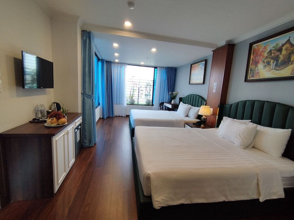Family Suite with Window