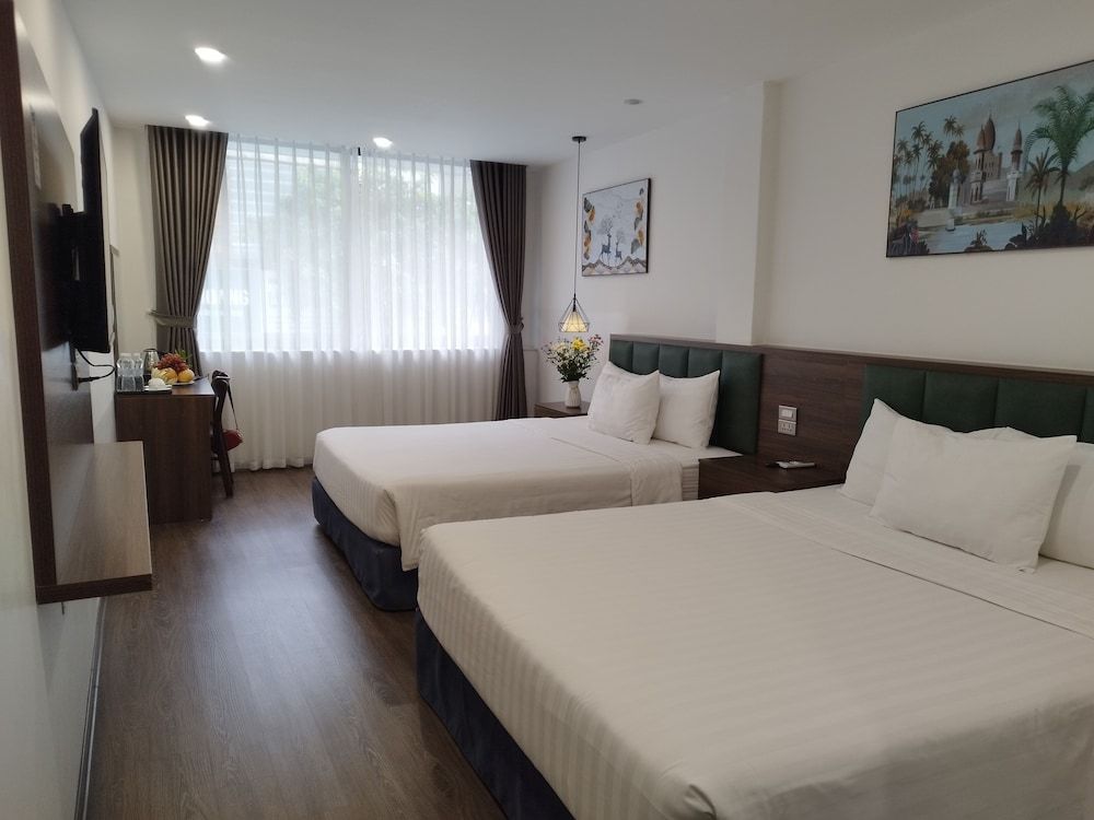 Premier Twin Suite with Window