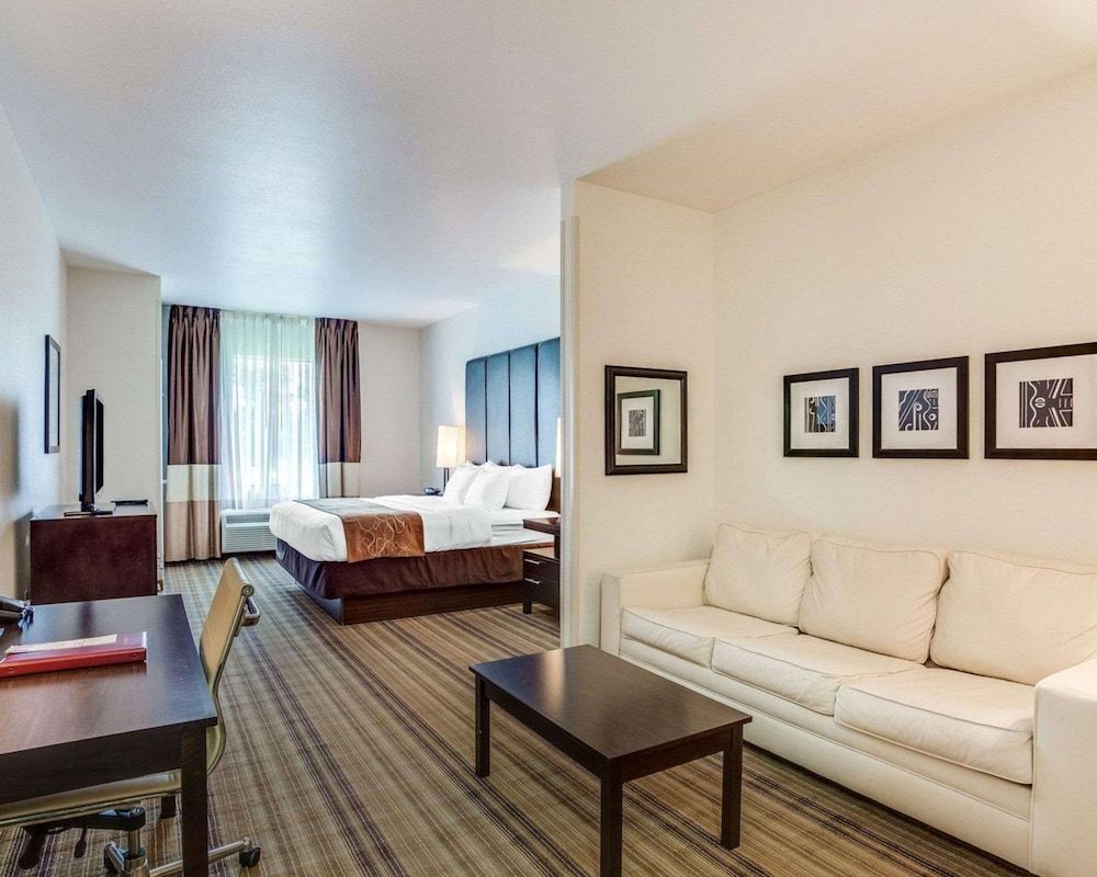 Standard Room, 1 King Bed