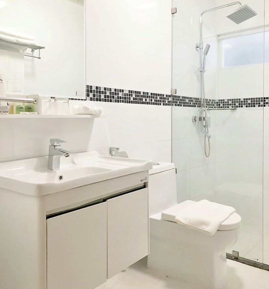 K.C Hotel Deluxe Double Room 5