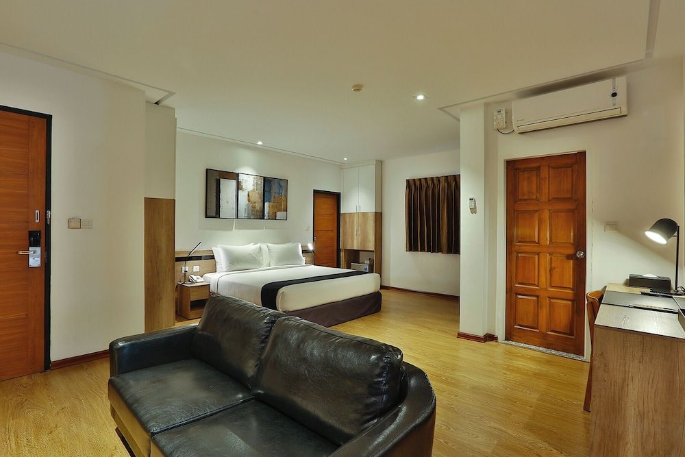 K.C Hotel Premier Double Room 2