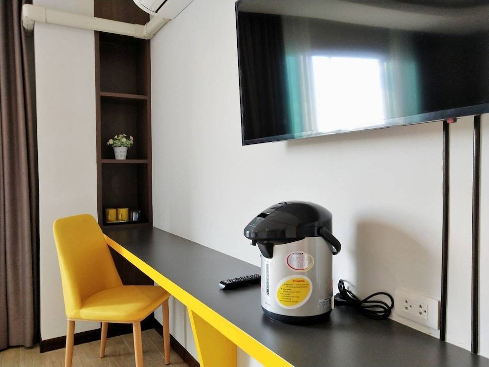 Koco Hotel Deluxe Double Room 5