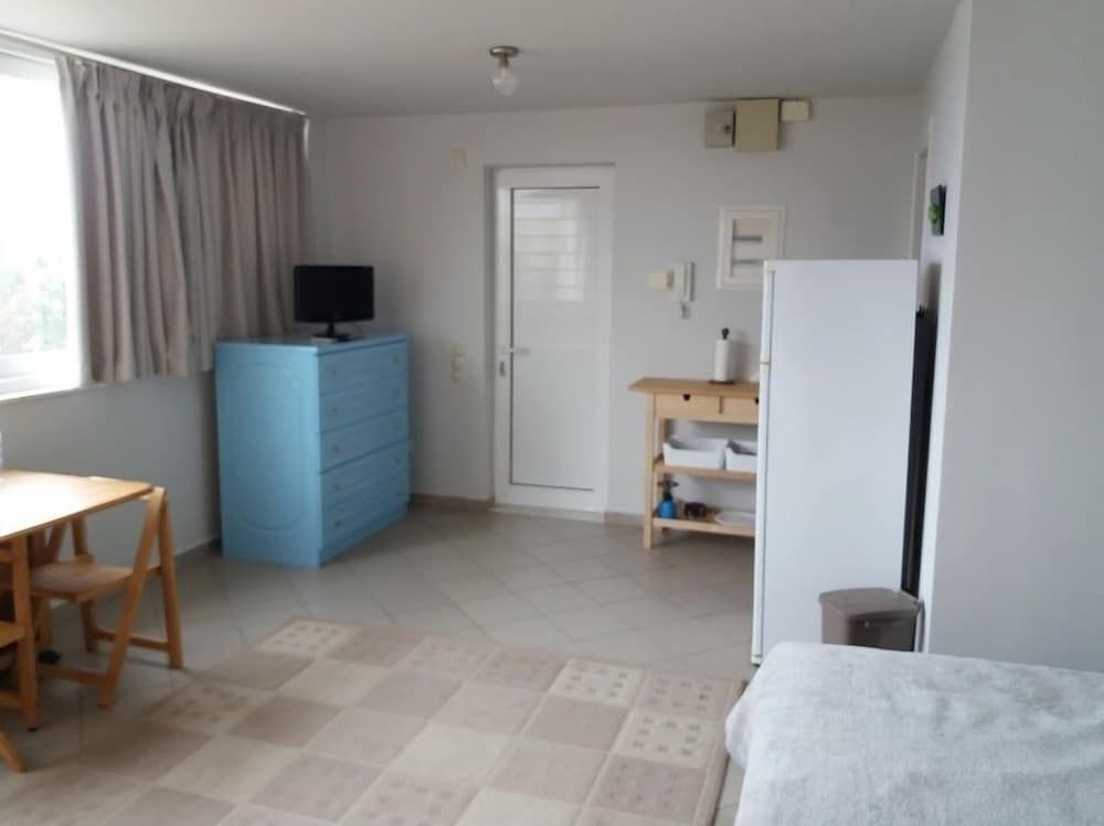 Viva B&B Deluxe Triple Room, Sea View 12