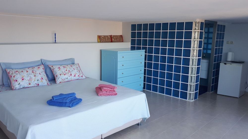 Viva B&B Blue View Deluxe Double Room, Sea View 2