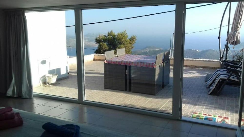 Viva B&B Blue View Deluxe Double Room, Sea View 3