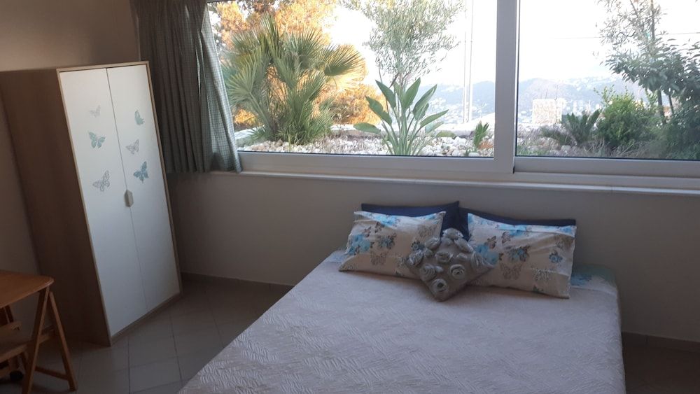 Viva B&B Deluxe Triple Room, Sea View