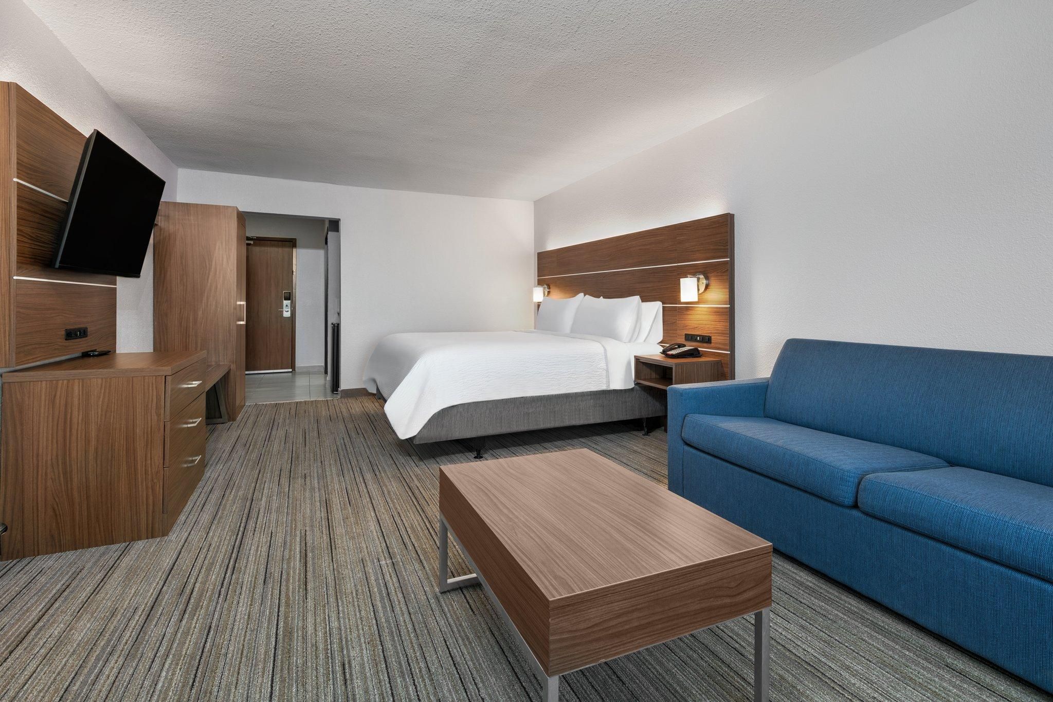 1 King Suite