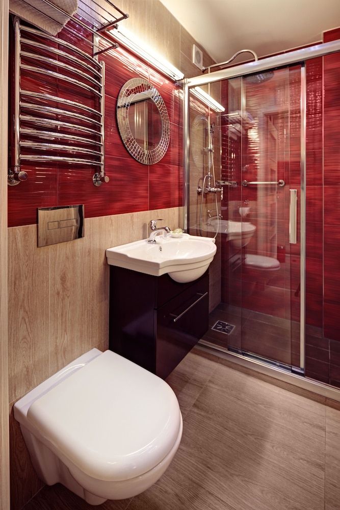 M Hotel Sosnowiec Deluxe Room, 1 King Bed 3