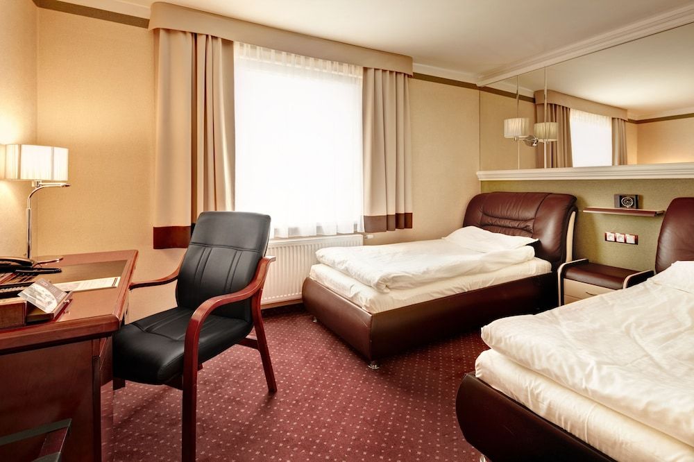 M Hotel Sosnowiec Standard Twin Room, 2 Twin Beds